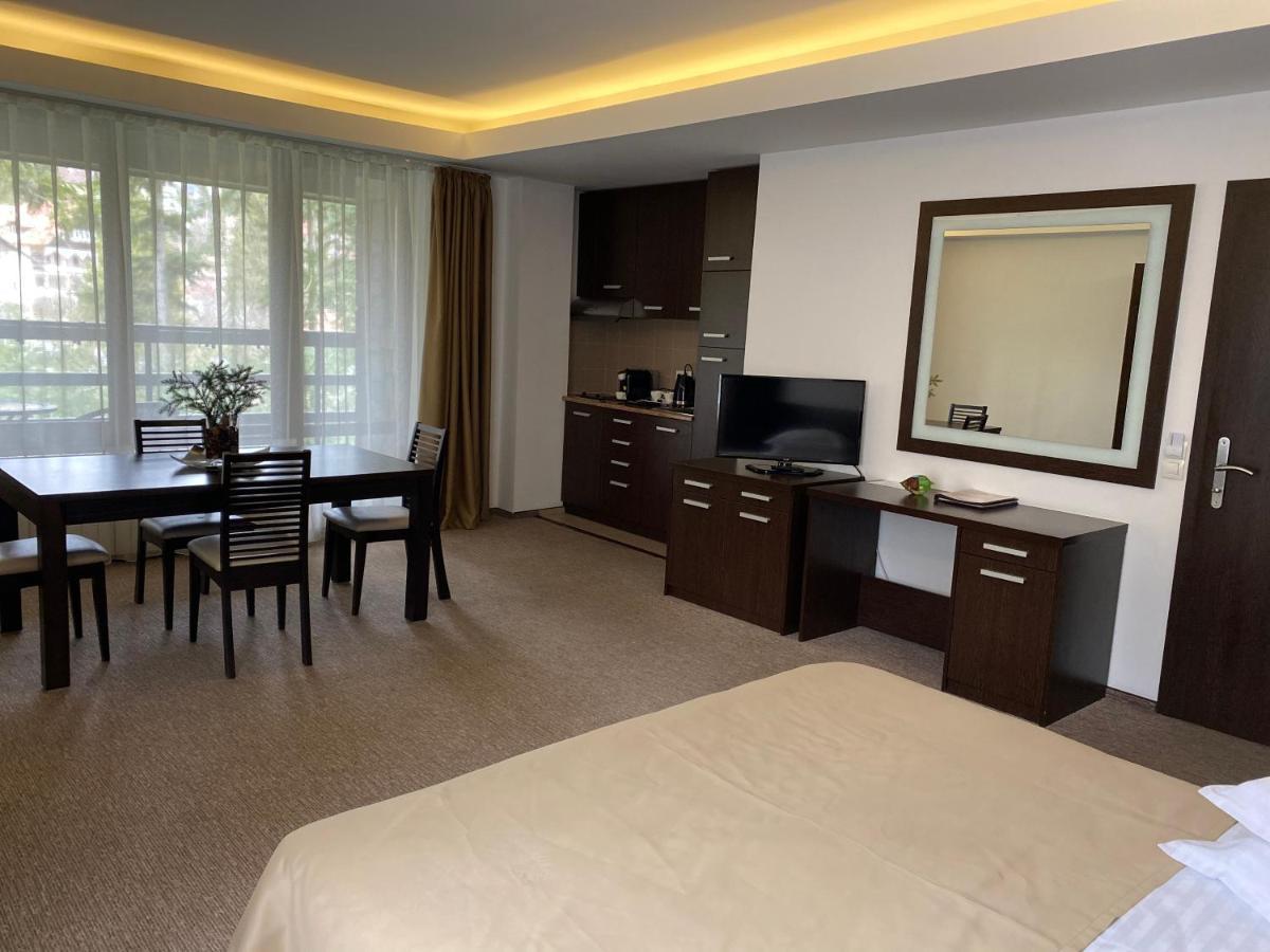 Hotel Smart 시나이아 외부 사진