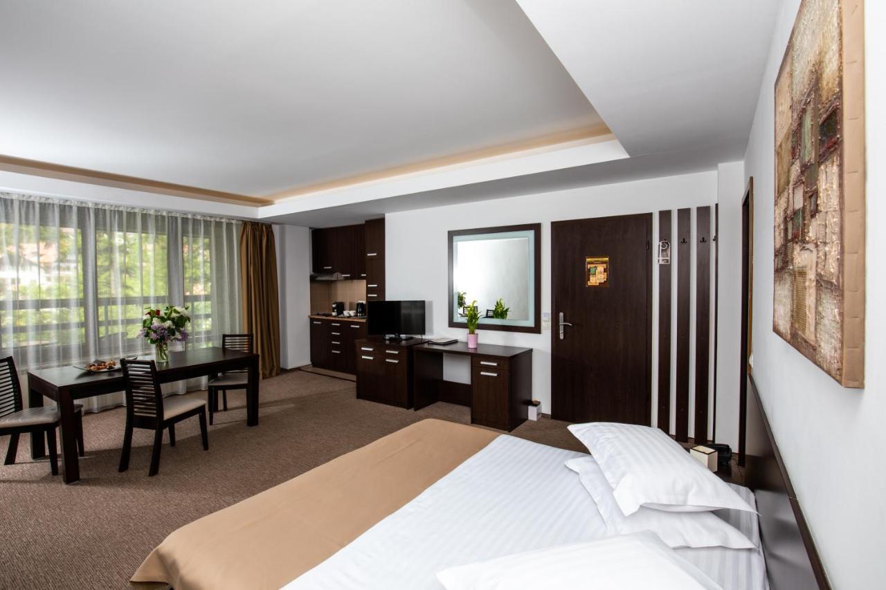 Hotel Smart 시나이아 외부 사진
