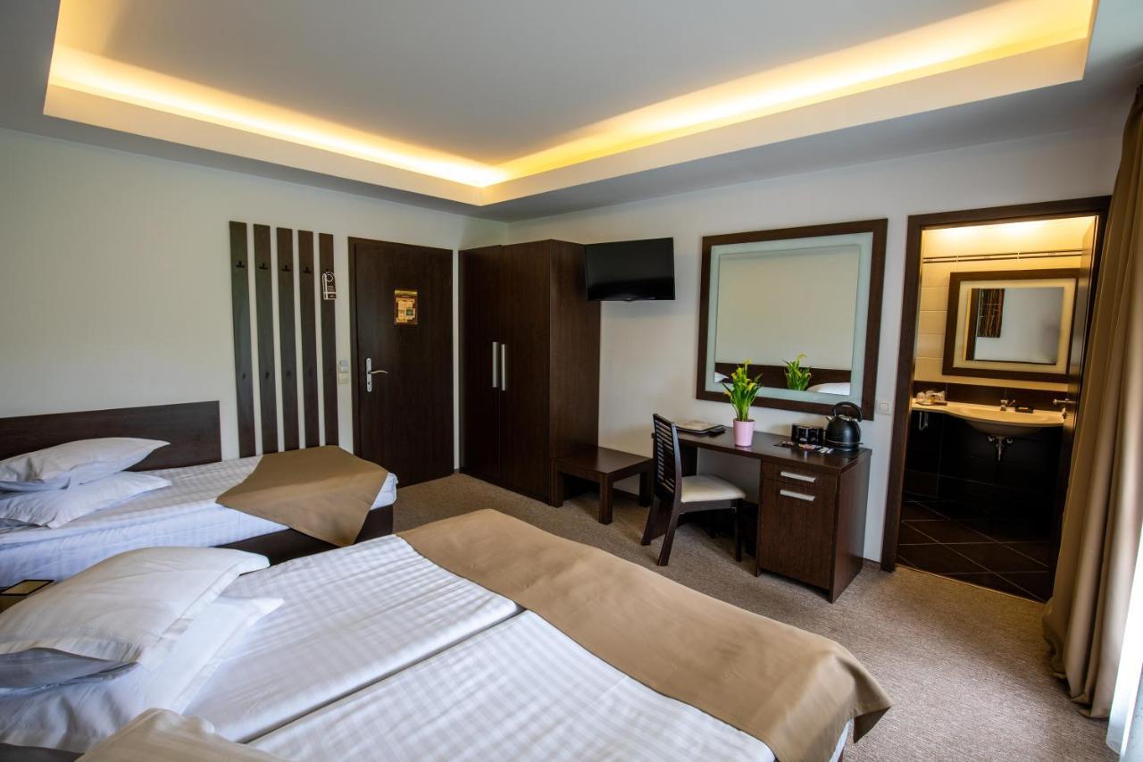 Hotel Smart 시나이아 외부 사진